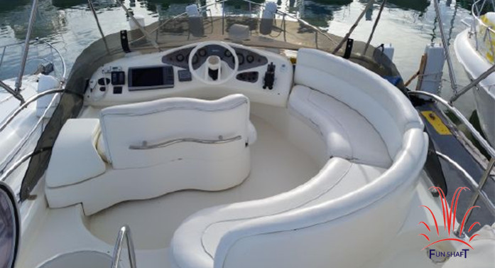funshaft Azimut 42 Rental