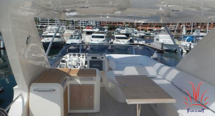 funshaft Azimut 58 Rental