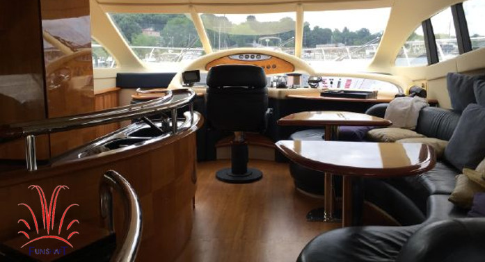 funshaft Azimut 62 Rental