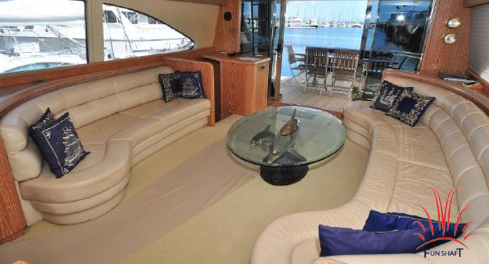 funshaft Azimut 85 Rental