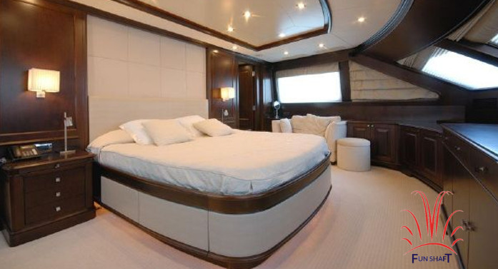 funshaft Benetti 120 Rental